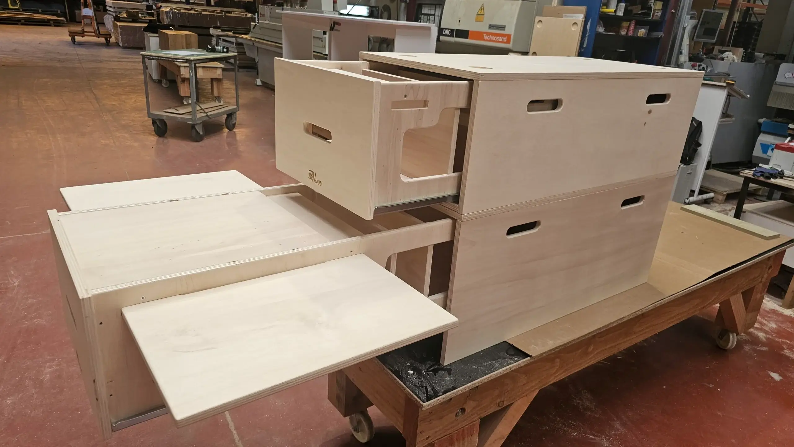 Grand tiroir Mobikit-Box pour ranger le matériel dans un utilitaire