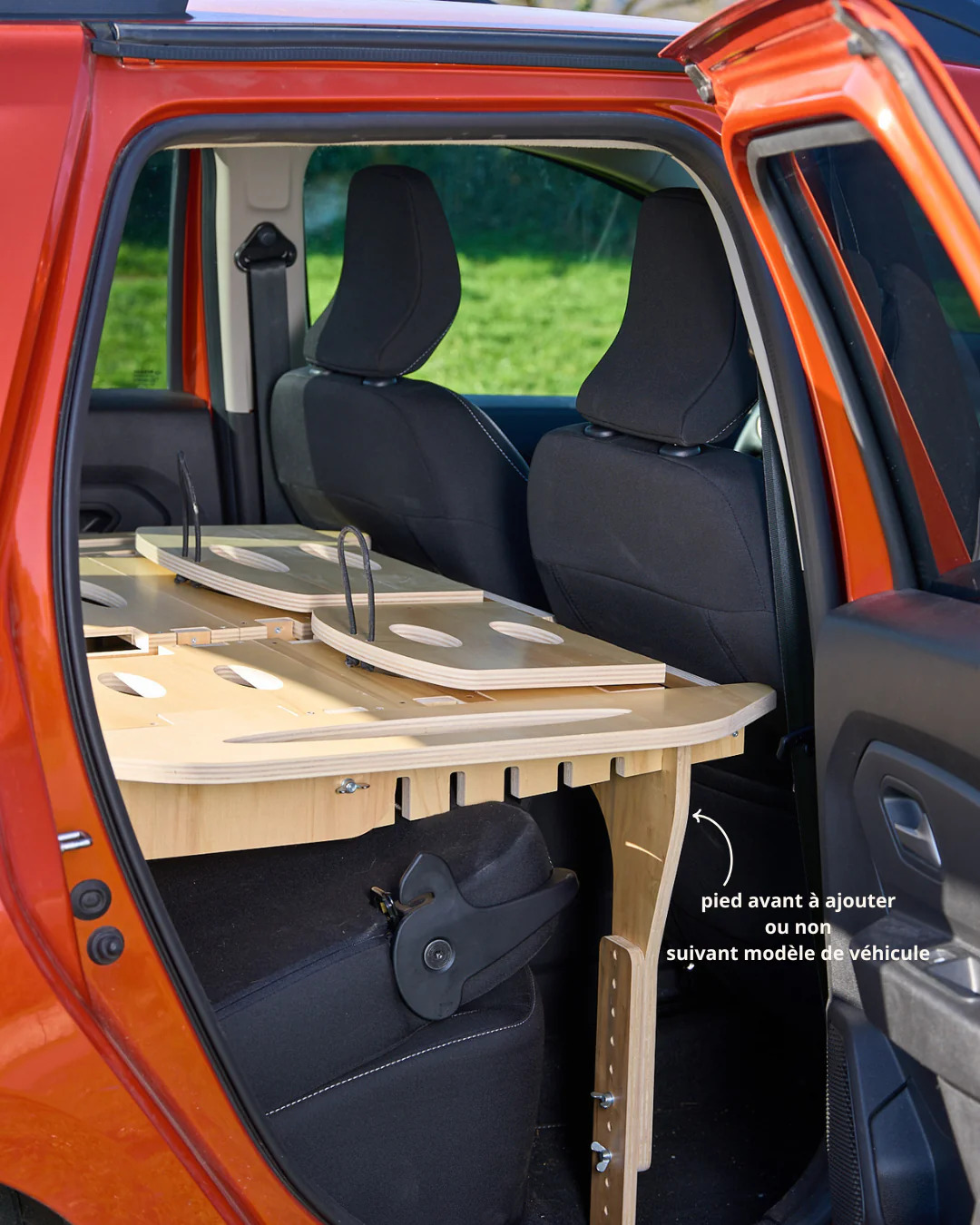 Voiture transformée en van aménagé avec le kit Tchao-Tchao Un van aménagé neuf représente un gros budget. Il sert souvent quelques semaines par an. Le reste du temps, il reste au garage.